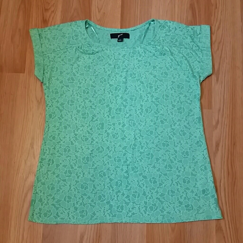 GNW t-shirt sz S